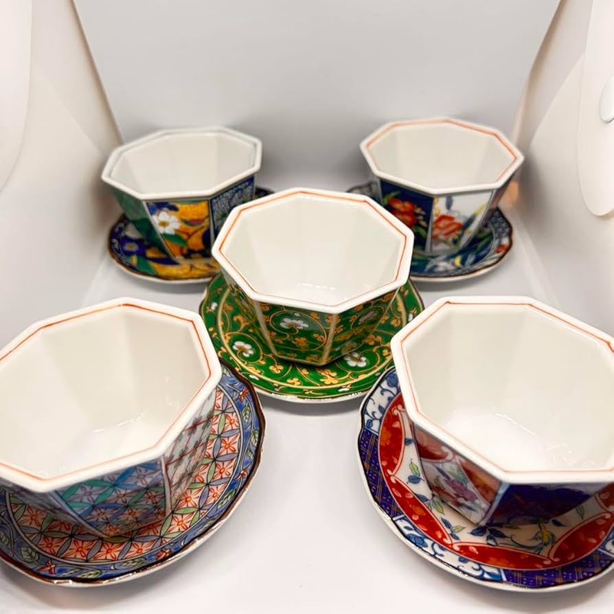 有田焼 雅東苑窯 陶寿 幸楽 雅峯 染付 紋様 赤藍 皿 小鉢 茶杯 まとめ売り 有田焼 雅東苑窯 陶寿 幸楽 雅峯 染付 紋様 赤藍 皿 小鉢 茶杯 まとめ売り